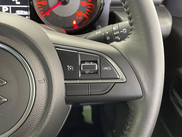 �y�N���[�Y�R���g���[���z�������H�����N���N���s�B�A�N�Z���𗣂��Ă���葬�x�ő��s���ł��A�������^�]���̕��S���y��!�����E�������ȒP�ȃX�C�b�`����Œ����ł��܂��B