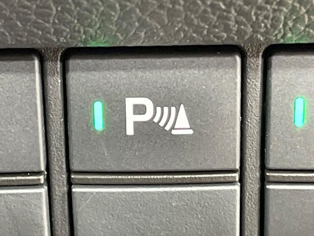 【コーナーセンサー】バンパーに付いたセンサーが障害物を検知!一定の距離に近づくとアラートで教えてくれます♪狭い駐車スペースや車庫入れ時も安心ですね☆