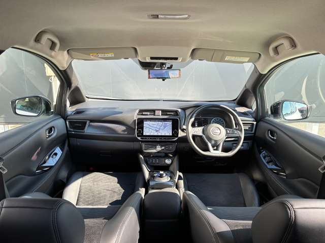 リーフe+ X 90周年記念車