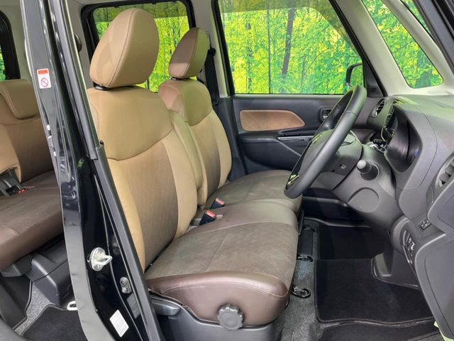 運転席シート廻りは使用感も少なく、良好な状態となっています。丁寧に使われていたことがよくわかりますね。