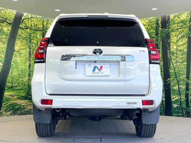 安心の最長10年・走行無制限保証(有償)をご用意。保証内容も充実はもちろん、無料点検&オイル交換や、年中無休の全国・24時間ロードサービスも付帯されておりますのでご安心下さい。