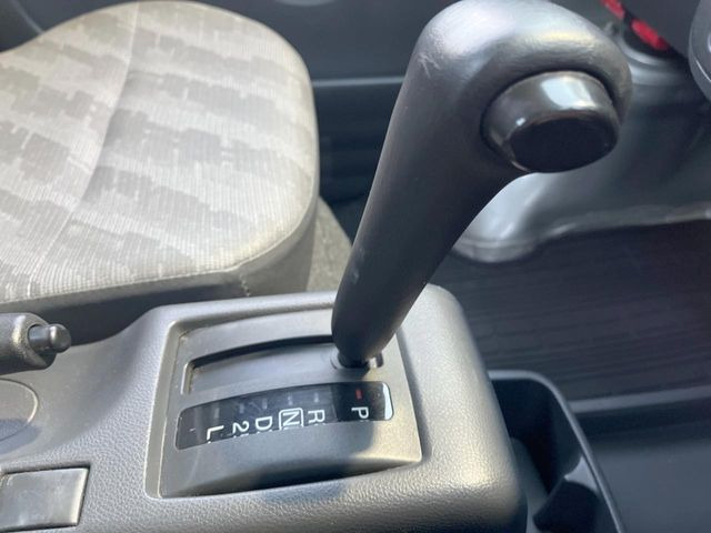 【フロアCVT】無段階変速機能でスムーズな走行をお楽しみいただけます♪エンジンパワーを無駄なく車輪に伝えるから低燃費にも貢献!