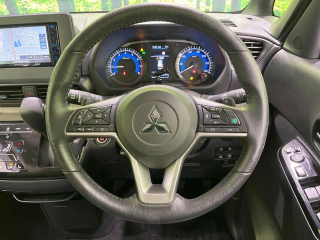 �y�����v�����X�e�A�����O�z�㎿�Ȋv���g�p���邱�ƂŁA��ɂ����������݂ƂĂ��^�]���₷���n���h���ł���