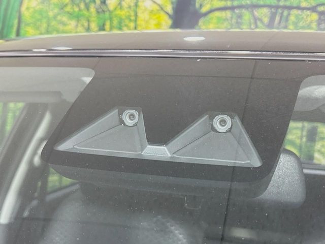 �y�X�}�[�g�A�V�X�g�z���s���ɑO���̎ԗ�����F�����A�Փ˂������Ȏ��͌x��ƃu���[�L�ŏՓˉ���Ɣ�Q�y�����A�V�X�g�B�����S�Ƀh���C�u�����y���݂��������܂��B