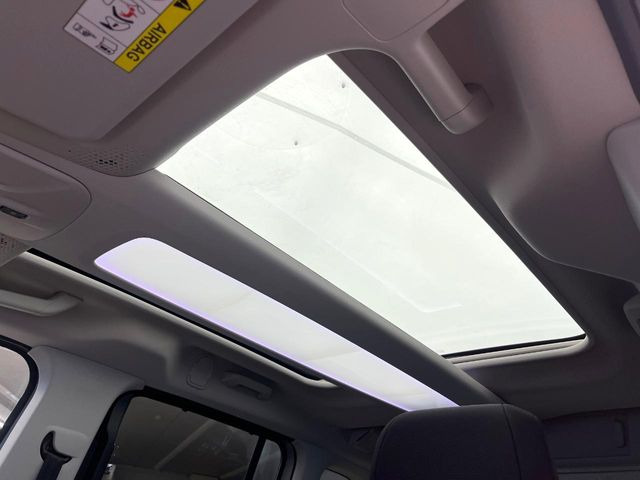 ���K���X���[�t�́A�㕔���Ȃɂ܂ő����Ă���A�J���I�ȋ�Ԃ����y���݂��������܂��B