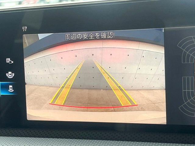 ●バックカメラ:不安な駐車もこれで安心!レーンアシスト付きなので狭い箇所での駐車もラクラクです!