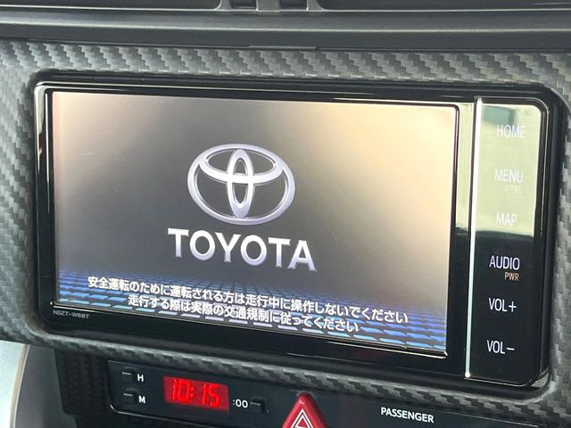 �y�����i�r�z�l�C�̏����i�r�𑕔����Ă���܂��B�i�r�̎g���₷���͂������A�I�[�f�B�I�@�\���[��!�L�����v�◷�s�͂������A�ʋ΂┃�����ȂǕ��i�̃h���C�u���y�����Ȃ�͂���