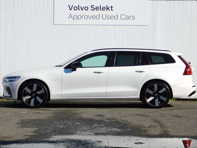 V60ウルトラ T6  AWD プラグインハイブリッド 4WD