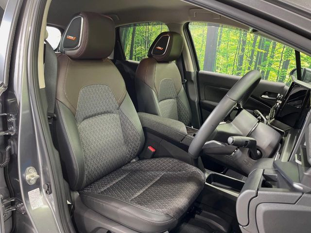 �y�n�[�t���U�[�V�[�g�z�������ƍ���S�n�𗼗������l�C�̃V�[�g���w�ʁE���ʂ̃t�@�u���b�N�f�ނ́A�ʋC���̗ǂ��⊊��ɂ����ɗD��Ă��܂��B�C���╞���ɍ��E���ꂸ���K�ɂ���肢�������܂��B