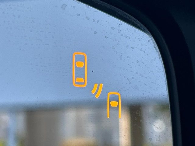 �y�����r�[�N���f�B�e�B�N�V�����z���s���A�h�A�~���[�̎��p�ɂȂ�₷���ӏ��Ɍ㑱�Ԃ��ڋ߂���ƃT�C�h�~���[�t�߂Ɍx����\���A�h���C�o�[�ɒ��ӊ��N�ƁA����̍ۂ̓n���h��������A�V�X�g�����܂��B