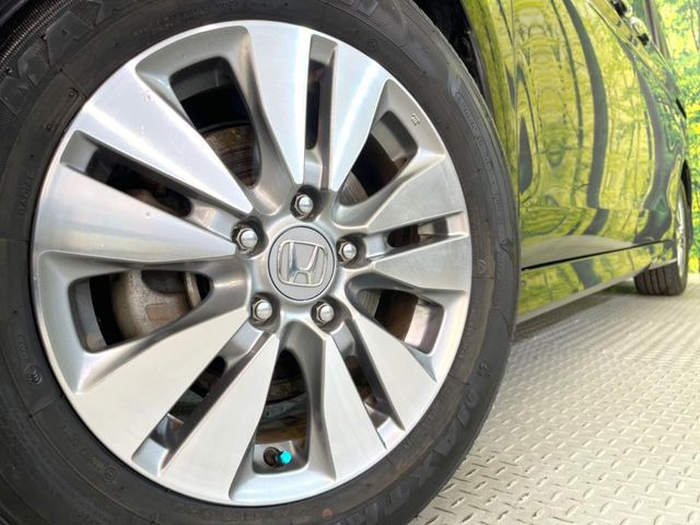 �y����16�C���`�A���~�z�C�[���z�O�ςɃ}�b�`���������A���~�z�C�[���𑕒����Ă���܂��B�e��ЊO�A���~�z�C�[����A�X�^�b�h���X�^�C�����戵�����Ă���܂��B���񂲑��k����������