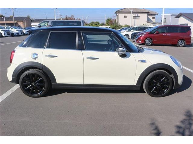 ���Ǝҗl�ւ̔̔��͂��f�肳���Ă��������܂��B �Ԍ������ԗ��̏ꍇ�́A�Ԍ����擾�������x�������z�ŕ\�����Ă���܂��B