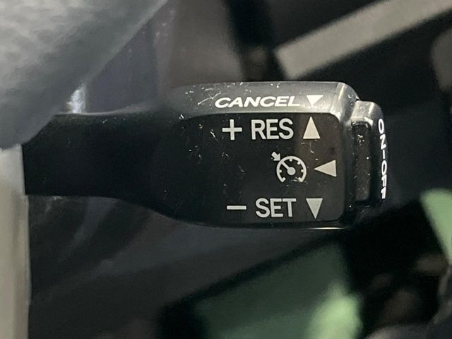 �y�N���[�Y�R���g���[���z�������H�����N���N���s�B�A�N�Z���𗣂��Ă���葬�x�ő��s���ł��A�������^�]���̕��S���y��!�����E�������ȒP�ȃX�C�b�`����Œ����ł��܂��B