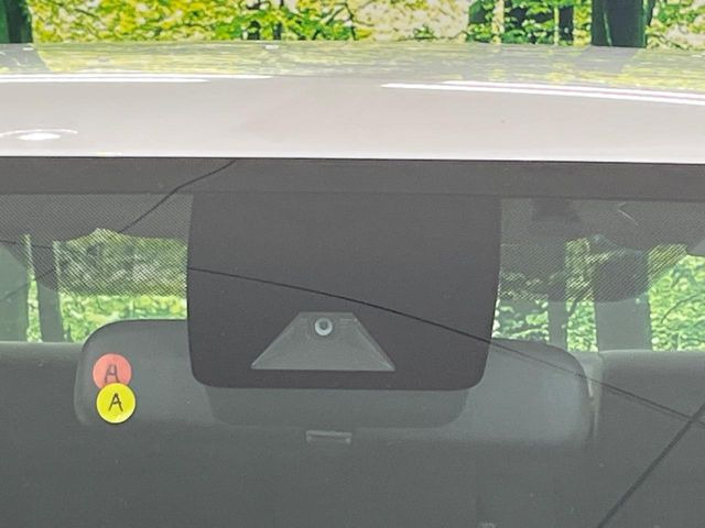 �y�g���^�Z�[�t�e�B�Z���X�z���s���ɑO���̎ԗ�����F�����A�Փ˂������Ȏ��͌x��ƃu���[�L�ŏՓˉ���Ɣ�Q�y�����A�V�X�g�B�����S�Ƀh���C�u�����y���݂��������܂��B