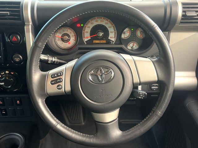 �y�����v�����X�e�A�����O�z�㎿�Ȋv���g�p���邱�ƂŁA��ɂ����������݂ƂĂ��^�]���₷���n���h���ł���