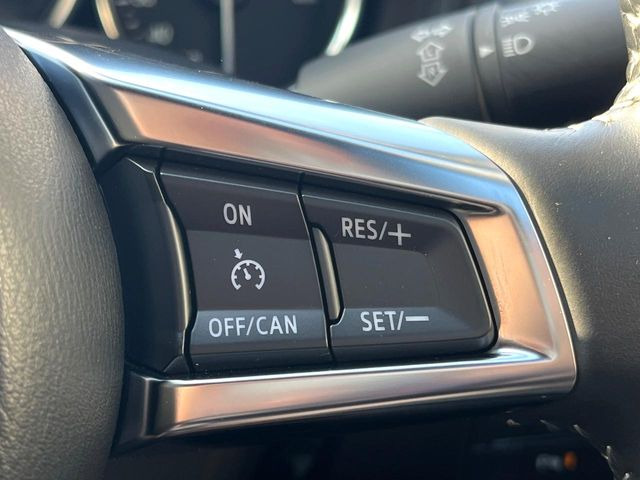 �y�N���[�Y�R���g���[���z�������H�����N���N���s�B�A�N�Z���𗣂��Ă���葬�x�ő��s���ł��A�������^�]���̕��S���y��!�����E�������ȒP�ȃX�C�b�`����Œ����ł��܂��B