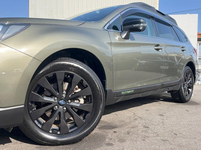 �y�O���[�h��p����18�C���`�A���~�z�C�[���z�f�U�C�����̍��������A���~�z�C�[���𑕒����Ă���܂��B�e��ЊO�A���~�z�C�[����A�X�^�b�h���X�^�C�����戵�����Ă���܂��B���񂲑��k����������