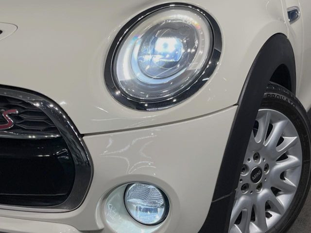 ��LED�w�b�h���C�g:��ԑ��s�����ǍD�Ȏ��E���m�ۂ����S���ĉ^�]�ł��鍂�P�xLED�w�b�h���C�g�𑕔�!�_�����x�������A����d�͂��}�����Ă��܂��B