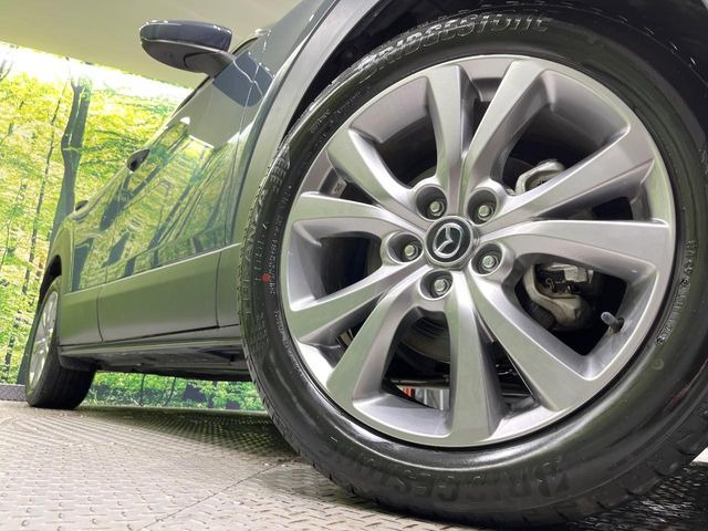 �y����18�C���`�A���~�z�C�[���z�O�ςɃ}�b�`���������A���~�z�C�[���𑕒����Ă���܂��B�e��ЊO�A���~�z�C�[����A�X�^�b�h���X�^�C�����戵�����Ă���܂��B���񂲑��k����������