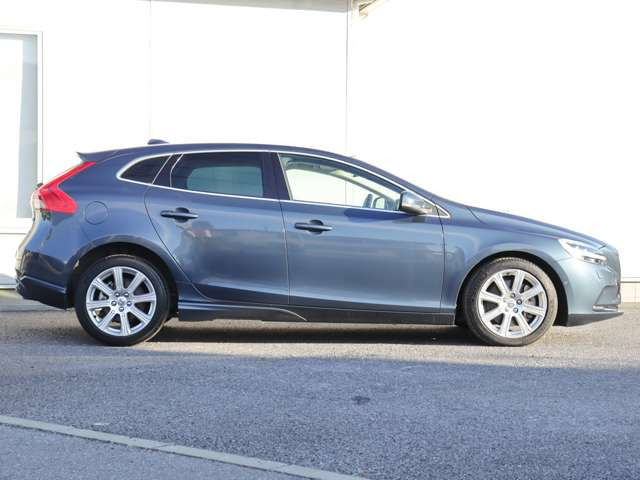 【消耗部品7品目の新品交換】エンジンオイル、オイルフィルター、メインバッテリー、前後ワイパーゴム、ブレーキフルード、冷却水、エアコンフィルターを新品交換します。