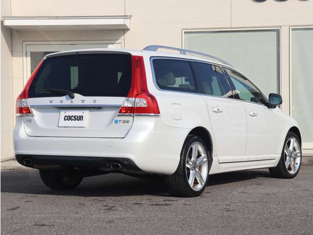 �G���W���I�C���̓t�����X��MOTUL(���`���[��)���g�p���Ă��܂��B�V���{���{�e���f���ɓK������قȂ�S�x�̃I�C�������p�ӂ��Ă��܂��B