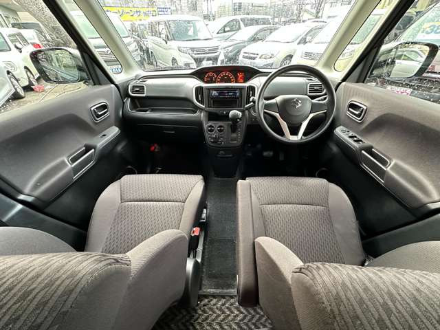 ナビも装備、充実した音楽・映像環境をお楽しみください。