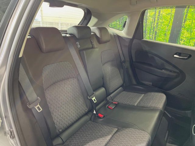 �R���p�N�g�J�[�ł����A�Z�J���h�V�[�g�͏\���ȍL����������K�ɂ���肢�������܂���V�[�g��|���đ傫�ȉו���ς񂾂�ƁA�p�r�̕����L��1��ł��B