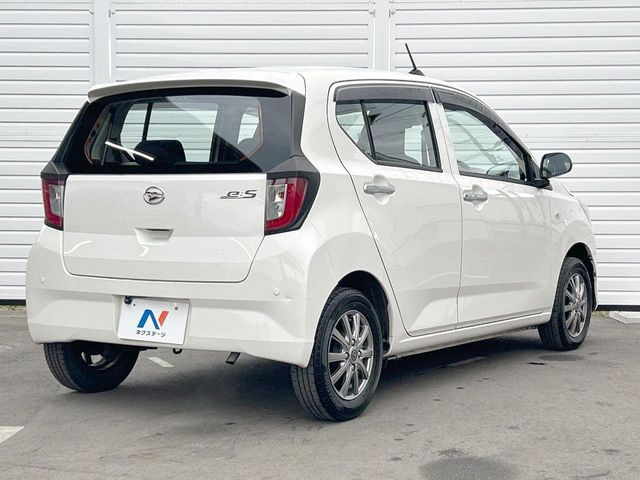 ☆全国のネクステージからお取り寄せが可能※!遠方の店舗に展示してあるクルマが気になる場合も、最寄りの店舗でご覧いただくことが可能です!是非私たちに要望をお聞かせください!※別途費用