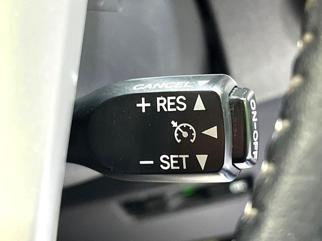 �y�N���[�Y�R���g���[���z�������H�����N���N���s�B�A�N�Z���𗣂��Ă���葬�x�ő��s���ł��A�������^�]���̕��S���y��!�����E�������ȒP�ȃX�C�b�`����Œ����ł��܂��B