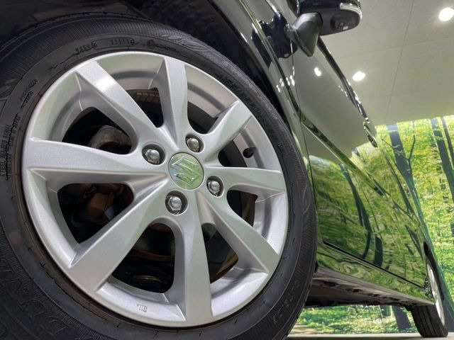 �y����14�C���`�A���~�z�C�[���z�O�ςɃ}�b�`���������A���~�z�C�[���𑕒����Ă���܂��B�e��ЊO�A���~�z�C�[����A�X�^�b�h���X�^�C�����戵�����Ă���܂��B���񂲑��k����������