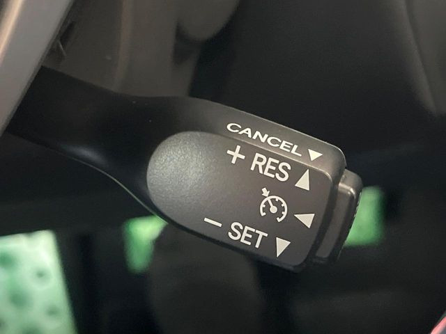 �y�N���[�Y�R���g���[���z�������H�����N���N���s�B�A�N�Z���𗣂��Ă���葬�x�ő��s���ł��A�������^�]���̕��S���y��!�����E�������ȒP�ȃX�C�b�`����Œ����ł��܂��B