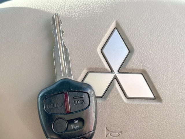 【キーレス】少し離れた場所からでもボタン一つでドアの開錠・施錠ができるのでとっても便利!ドアの鍵穴周りに傷をつけることもありません♪