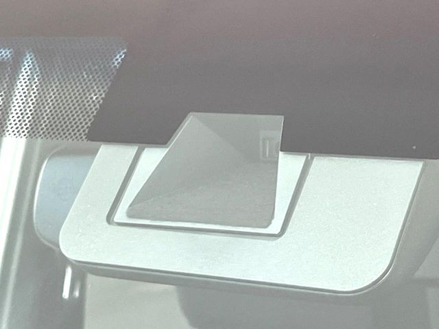 �y�g���^�Z�[�t�e�B�Z���X�z���s���ɑO���̎ԗ�����F�����A�Փ˂������Ȏ��͌x��ƃu���[�L�ŏՓˉ���Ɣ�Q�y�����A�V�X�g�B�����S�Ƀh���C�u�����y���݂��������܂��B