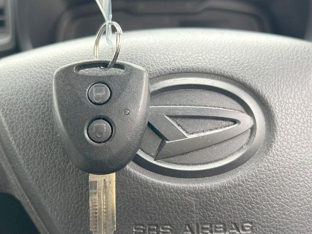 【キーレス】少し離れた場所からでもボタン一つでドアの開錠・施錠ができるのでとっても便利!ドアの鍵穴周りに傷をつけることもありません♪