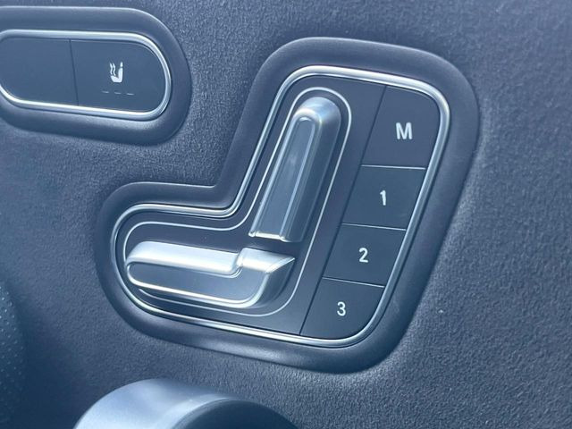 ●前席はパワーシート&シートヒーターを装備しております!