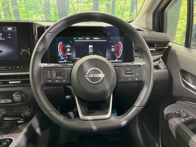 �y�����v�����X�e�A�����O�z�㎿�Ȋv���g�p���邱�ƂŁA��ɂ����������݂ƂĂ��^�]���₷���n���h���ł���