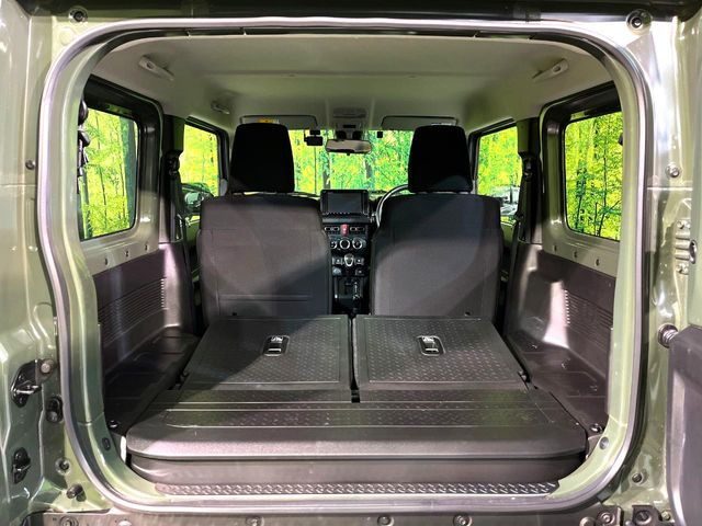 ���i�̂���������ʋ΁A���}���ɏ\���ȉ׎��X�y�[�X���m�ۂ��Ă���܂��B�Z�J���h�V�[�g��|���ƁA�傫�ȉו��̐ύڂ��\�ł���