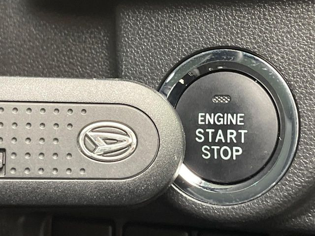 �y�L�[�t���[�V�X�e���z�J�o����|�P�b�g�ɓ��ꂽ�܂܂ł��h�A�̎{���E�������\�ȃX�}�[�g�L�[�𑕔��B�G���W���̃I���E�I�t�����J�M�����o���K�v����������Ƃ��Ă��֗��ł���