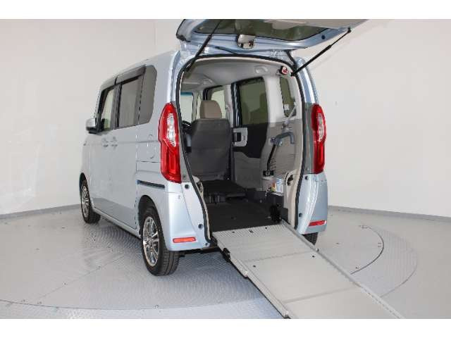 N-BOXG スロープ L ホンダセンシング 4WD