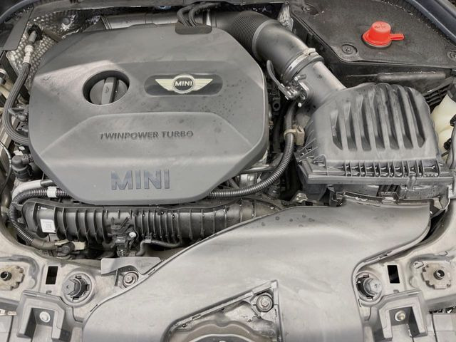 �����X�ł́A�e���[�J�[�̐�p�f�f�e�X�^�[�𓱓��B���Ǝ��i�����e�N�j�J���X�^�b�t���풓���Ă���܂��̂ŁA������̍ۂɂ����S���Ă����p���������܂��B