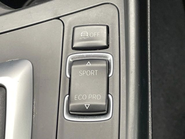 ��BMW���[�h�Z���N�g:�X�|�[�c���[�h�ł̓_�C�i�~�b�N�ȑ�����BECO PRO���[�h�ł́A�G���W�����X�|���X��V�t�g�^�C�~���O�̍œK���ɉ����A�G�A�R���̍쓮�������I�ɐ��䂵�A�R������ʂ�}�����܂��B