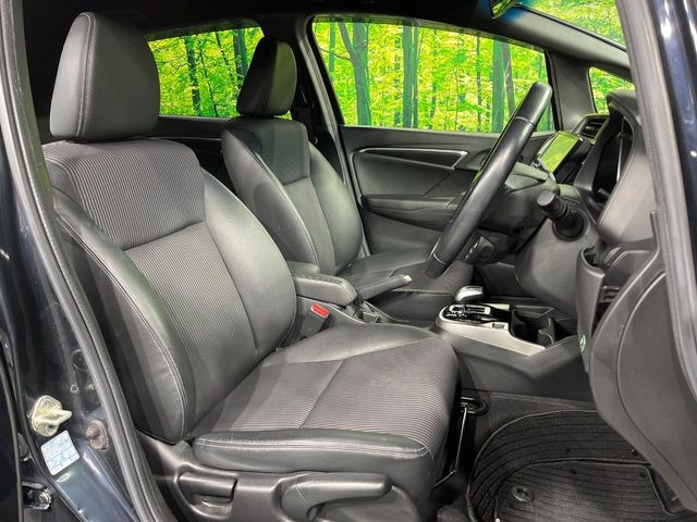 �y�n�[�t���U�[�V�[�g�z�������ƍ���S�n�𗼗������l�C�̃V�[�g���w�ʁE���ʂ̃t�@�u���b�N�f�ނ́A�ʋC���̗ǂ��⊊��ɂ����ɗD��Ă��܂��B�C���╞���ɍ��E���ꂸ���K�ɂ���肢�������܂��B