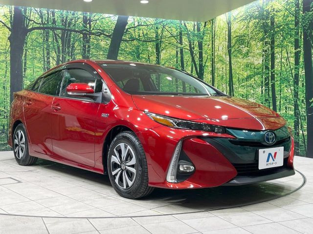 高透明度のガラス皮膜で撥水はもちろん、上質なツヤ・光沢を実現。紫外線や酸性雨から大切な愛車を保護し、色あせ・劣化を防止。「弾スプラッシュコート」、「弾プリミッサコート」からお選びいただけます。