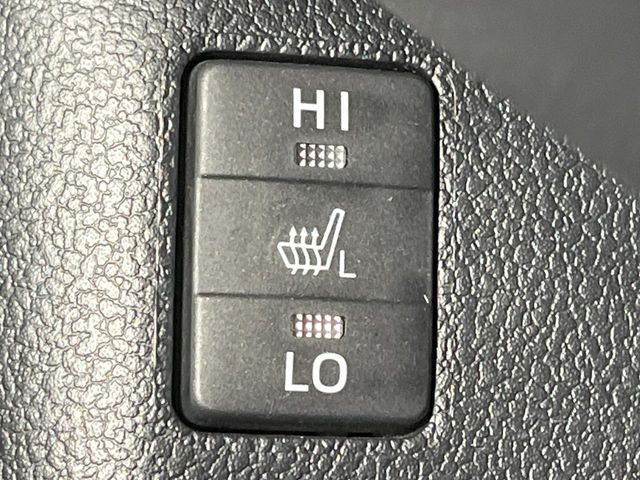 【シートヒーター】寒い日に重宝するシートヒーター!エアコンより早く温まってくれるので寒がりの人も安心ですね♪エアコンの温風は乾燥するから苦手、という方にもをおすすめです。