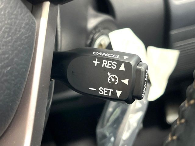 �y�N���[�Y�R���g���[���z�������H�����N���N���s�B�A�N�Z���𗣂��Ă���葬�x�ő��s���ł��A�������^�]���̕��S���y��!�����E�������ȒP�ȃX�C�b�`����Œ����ł��܂��B