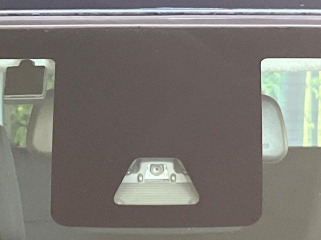 �y�X�}�[�g�A�V�X�g�z���s���ɑO���̎ԗ�����F�����A�Փ˂������Ȏ��͌x��ƃu���[�L�ŏՓˉ���Ɣ�Q�y�����A�V�X�g�B�����S�Ƀh���C�u�����y���݂��������܂��B