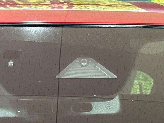 �y�X�}�[�g�V�e�B�u���[�L�T�|�[�g�z�ᑬ���s���ɑO���̎ԗ�����F�����A�Փ˂������Ȏ��͌x��ƃu���[�L�ŏՓˉ���Ɣ�Q�y�����A�V�X�g�B�����S�Ƀh���C�u�����y���݂��������܂��B