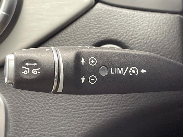 ���f�B�X�g���j�b�N�v���X:�s�s�A�x�O�A�������H�Ȃǂ̑��s���ɁA�X�e���I�}���`�p�[�p�X�J�����ƃ��[�_�[�Z���T�[�ɂ��A�O���Ԃ�F�����đ��x�ɉ������Ԋԋ������ێ����鎟����̃N���R��!