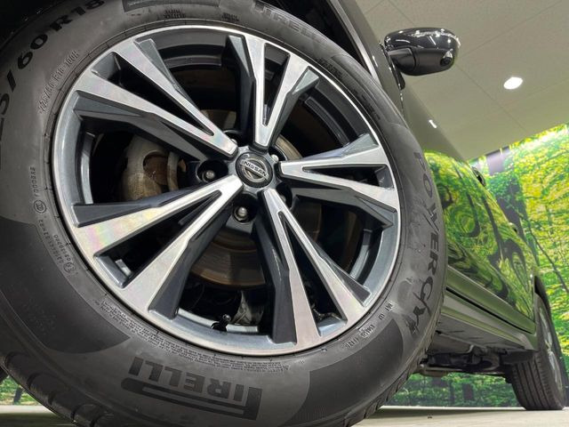 �y����18�C���`�A���~�z�C�[���z�O�ςɃ}�b�`���������A���~�z�C�[���𑕒����Ă���܂��B�e��ЊO�A���~�z�C�[����A�X�^�b�h���X�^�C�����戵�����Ă���܂��B���񂲑��k����������