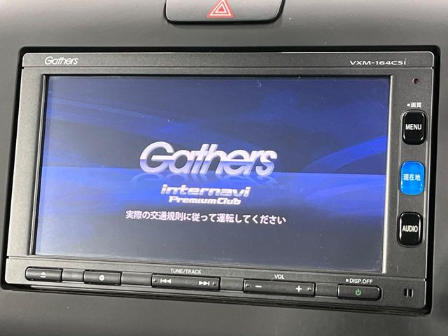 �y���[�J�[�����i�r�z�C���e���A�ɗn�����ރX�^�C���b�V���ȁu��p�݌v�v���[�J�[�i�r�𑕔��􎋔F���⑀�쐫�ȂǊ�{���\�ɂ��D��A���㎿�ȃJ�[���C�t�����y���݂��������܂��B